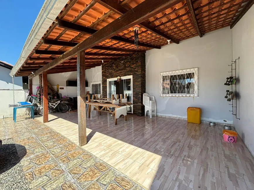 Foto 2 de Casa com 3 quartos à venda, 268m2 em Balneario Barra Do Sul - SC