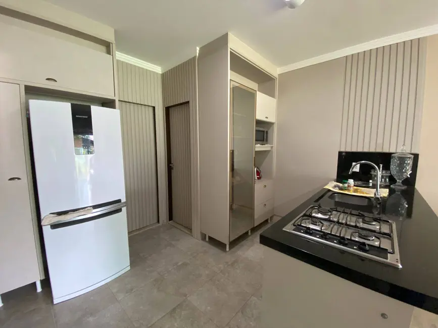 Foto 6 de Casa com 3 quartos à venda, 216m2 em Centro, Balneario Barra Do Sul - SC