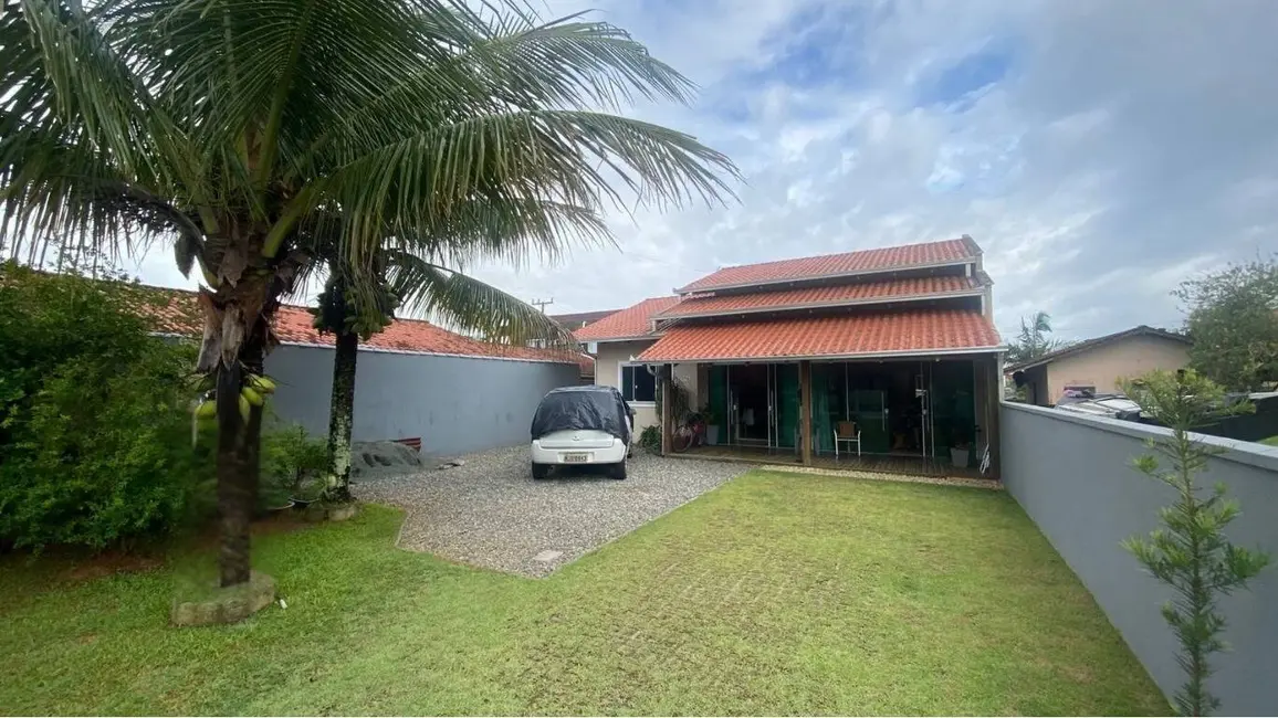 Foto 1 de Casa com 3 quartos à venda, 216m2 em Centro, Balneario Barra Do Sul - SC
