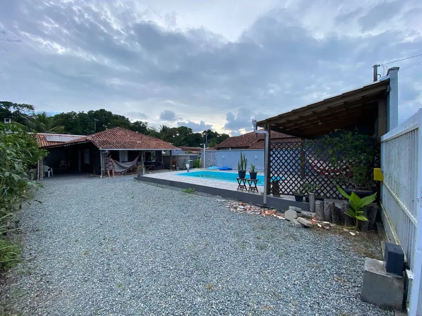 Foto 2 de Casa com 3 quartos à venda, 360m2 em Balneario Barra Do Sul - SC