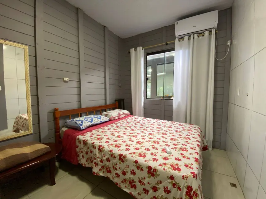 Foto 8 de Casa com 3 quartos à venda, 360m2 em Balneario Barra Do Sul - SC