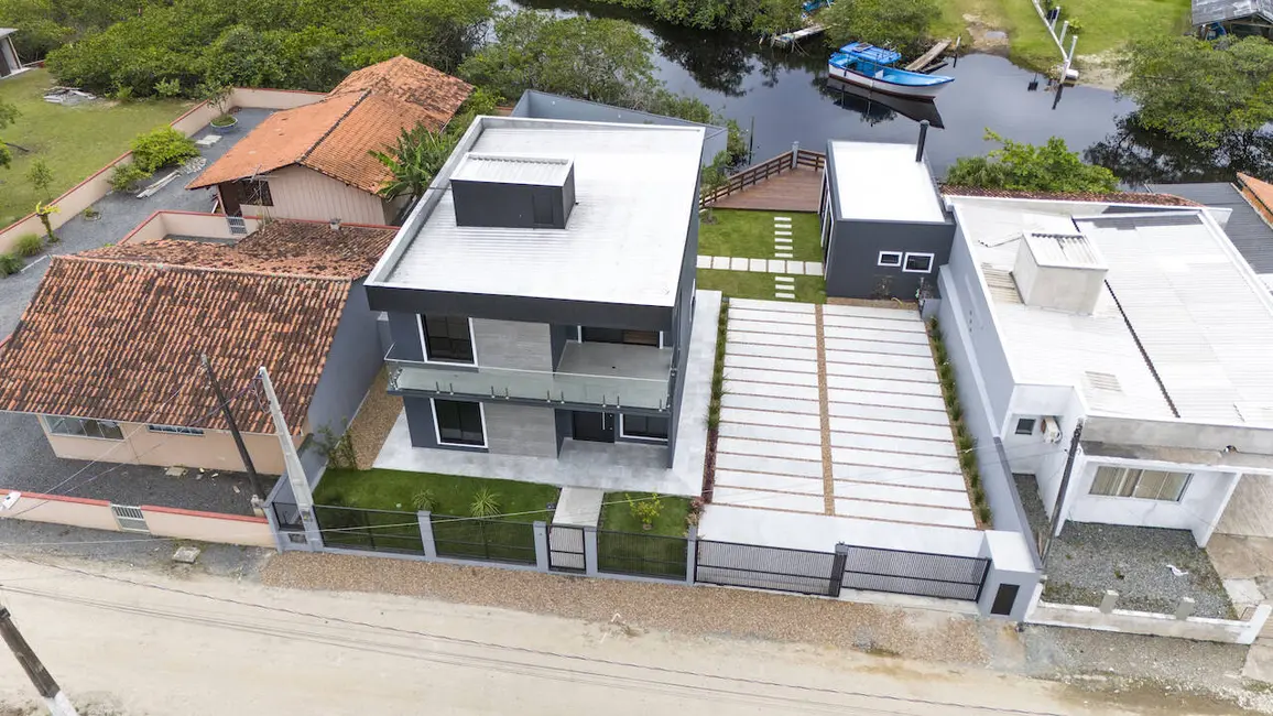 Foto 5 de Casa com 3 quartos à venda, 180m2 em Balneario Barra Do Sul - SC