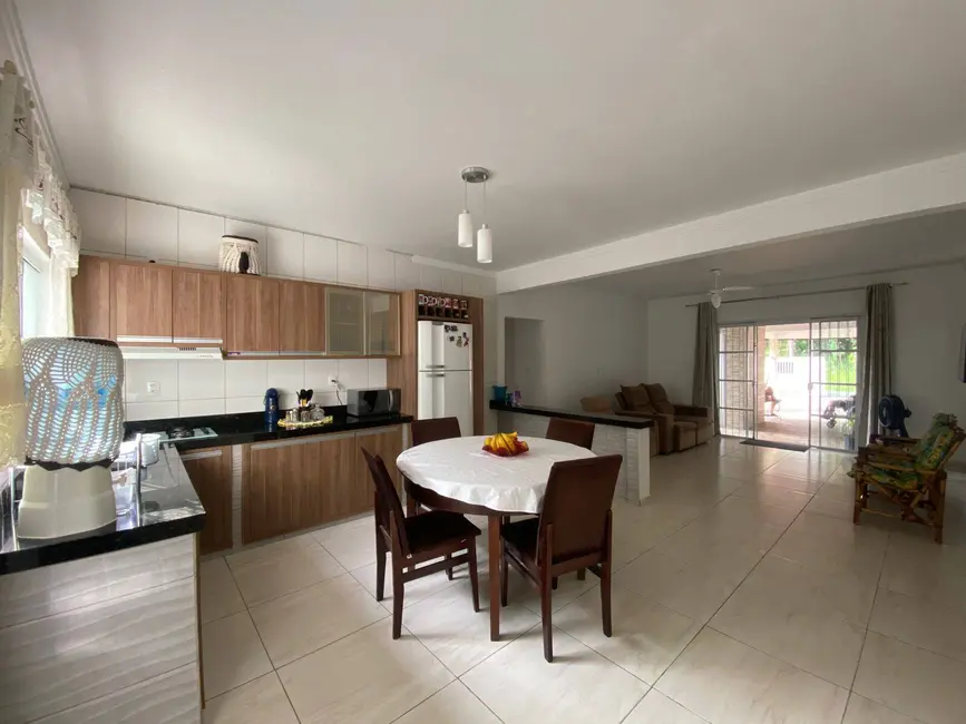 Foto 8 de Casa com 4 quartos à venda, 325m2 em Balneario Barra Do Sul - SC