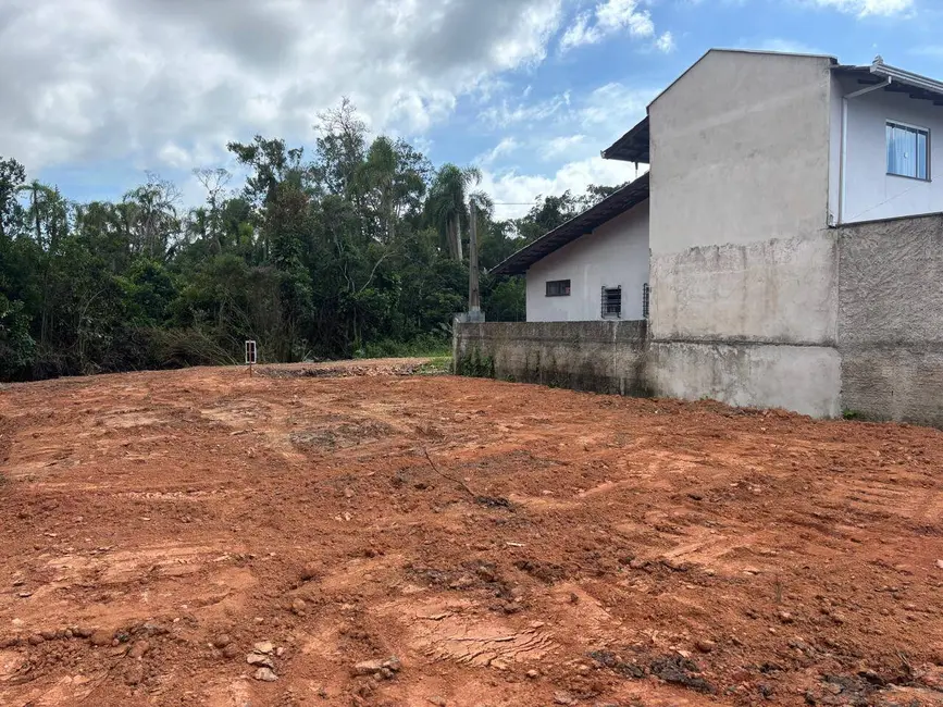 Foto 2 de Terreno / Lote à venda, 240m2 em Balneario Barra Do Sul - SC