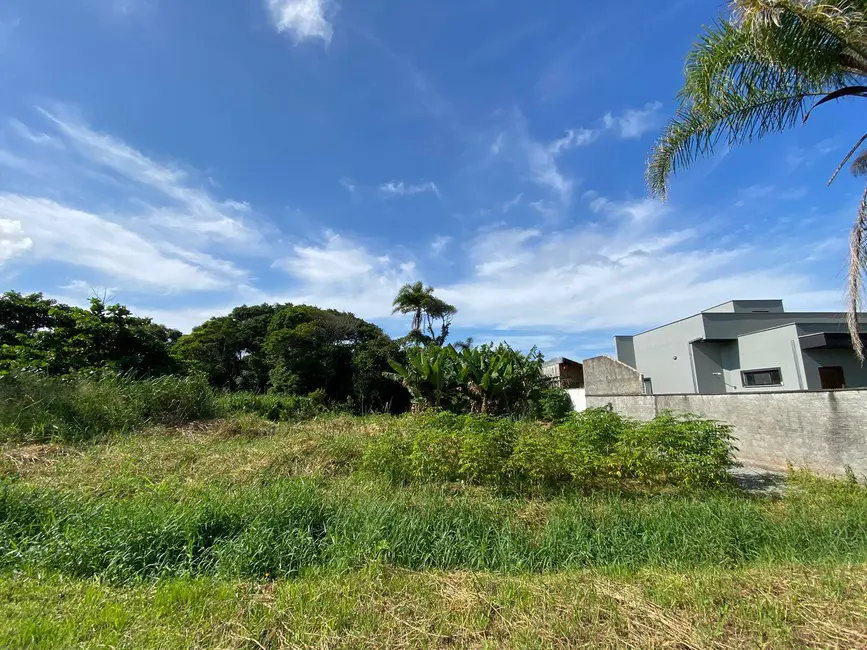Foto 1 de Terreno / Lote à venda, 325m2 em Balneario Barra Do Sul - SC
