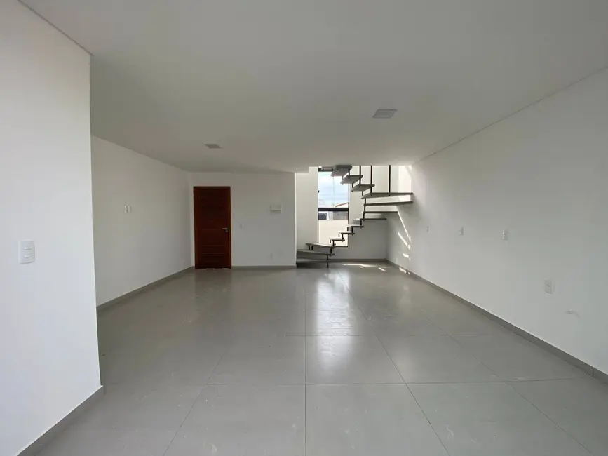 Foto 3 de Casa com 3 quartos à venda, 71m2 em Balneario Barra Do Sul - SC