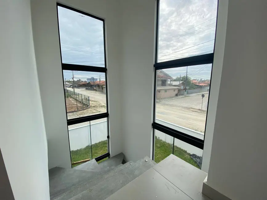 Foto 9 de Casa com 3 quartos à venda, 85m2 em Balneario Barra Do Sul - SC