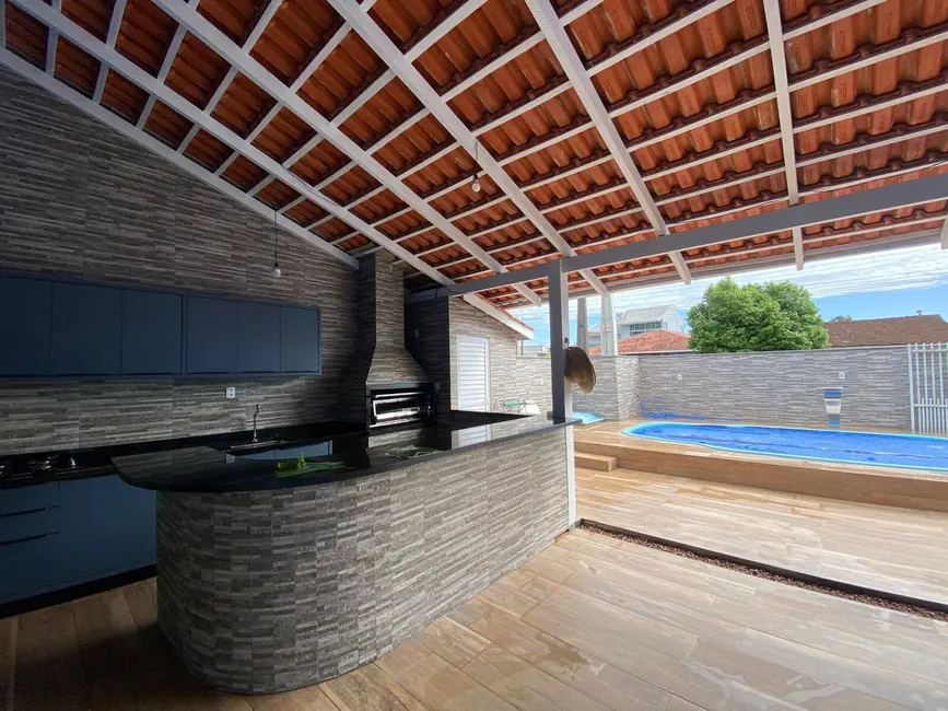 Foto 3 de Casa com 3 quartos à venda, 240m2 em Centro, Balneario Barra Do Sul - SC