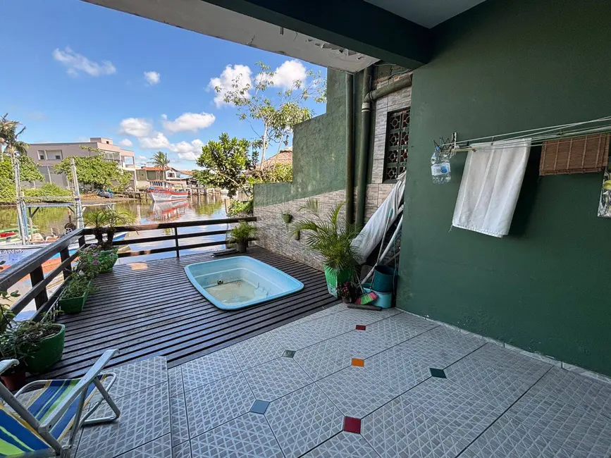 Foto 2 de Casa com 2 quartos à venda, 75m2 em Centro, Balneario Barra Do Sul - SC