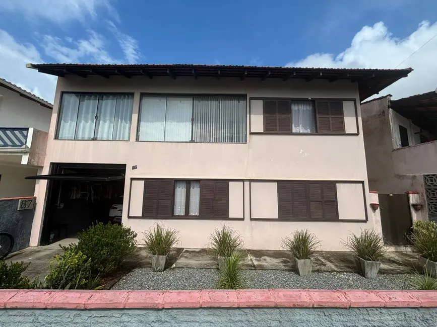 Foto 1 de Casa com 3 quartos à venda, 288m2 em Centro, Balneario Barra Do Sul - SC