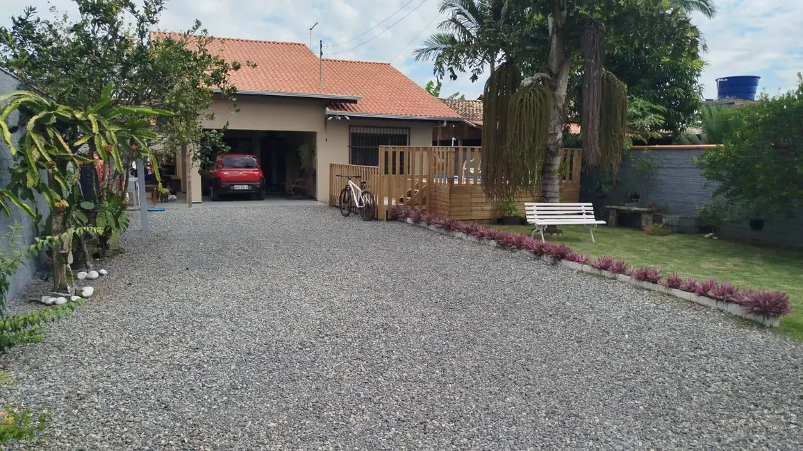 Foto 1 de Casa com 3 quartos à venda, 360m2 em Balneario Barra Do Sul - SC