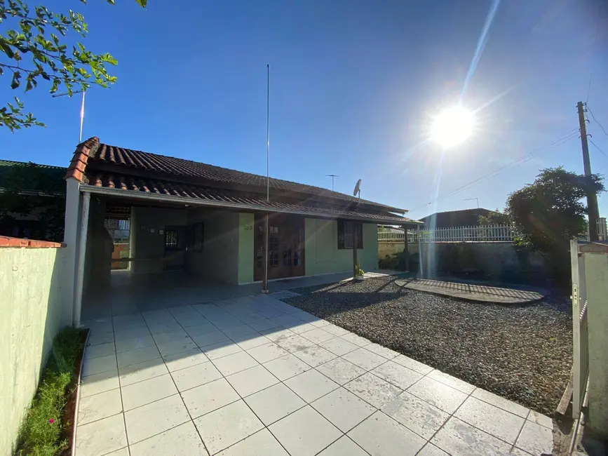 Foto 2 de Casa com 3 quartos à venda, 228m2 em Balneario Barra Do Sul - SC