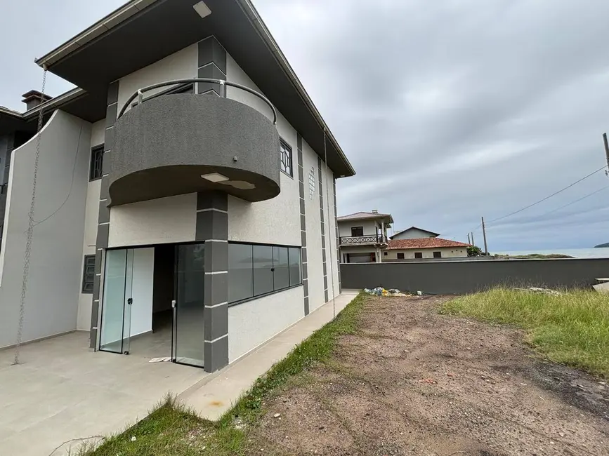 Foto 3 de Casa com 3 quartos à venda, 138m2 em Balneario Barra Do Sul - SC