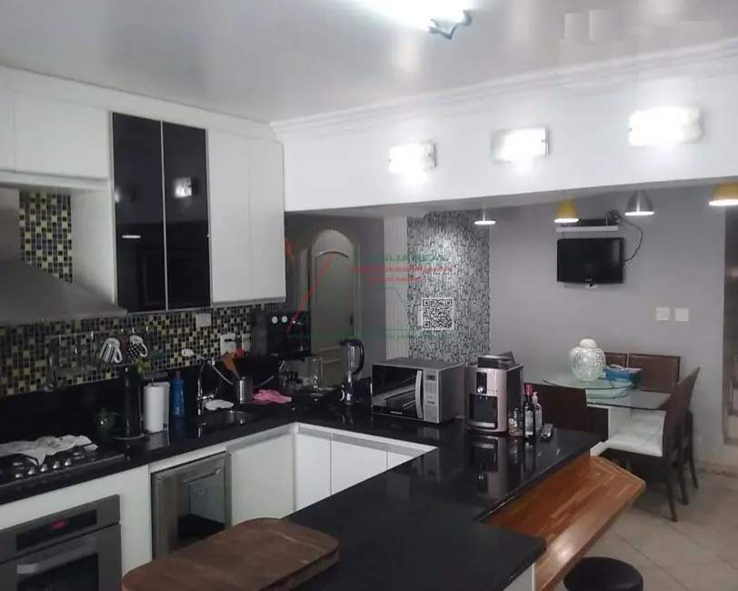 Sobrado com 2 quartos à venda, 180m2 em Vila Matilde, São Paulo - SP - imagem 2 Foto 2 de Sobrado com 2 quartos à venda, 180m2 em Vila Matilde, São Paulo - SP