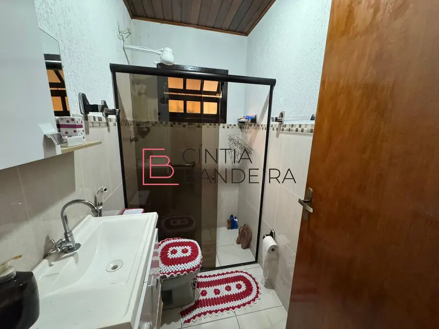 Foto 5 de Casa com 2 quartos à venda, 154m2 em Parque Urupês, Taubate - SP
