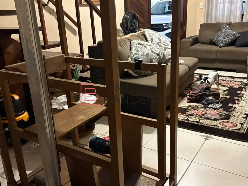 Foto 4 de Casa com 2 quartos à venda, 154m2 em Parque Urupês, Taubate - SP