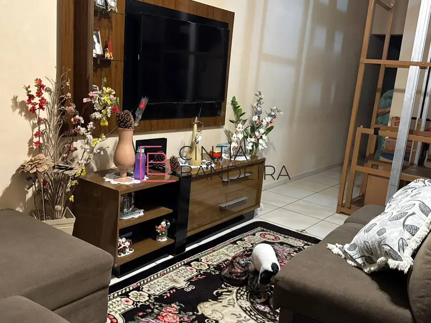Foto 1 de Casa com 2 quartos à venda, 154m2 em Parque Urupês, Taubate - SP