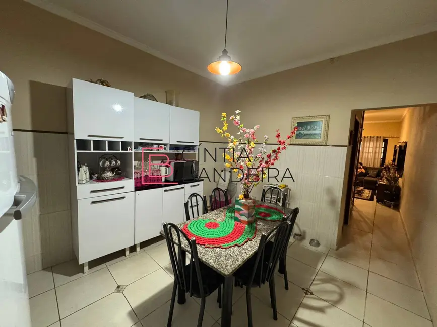 Foto 6 de Casa com 2 quartos à venda, 154m2 em Parque Urupês, Taubate - SP