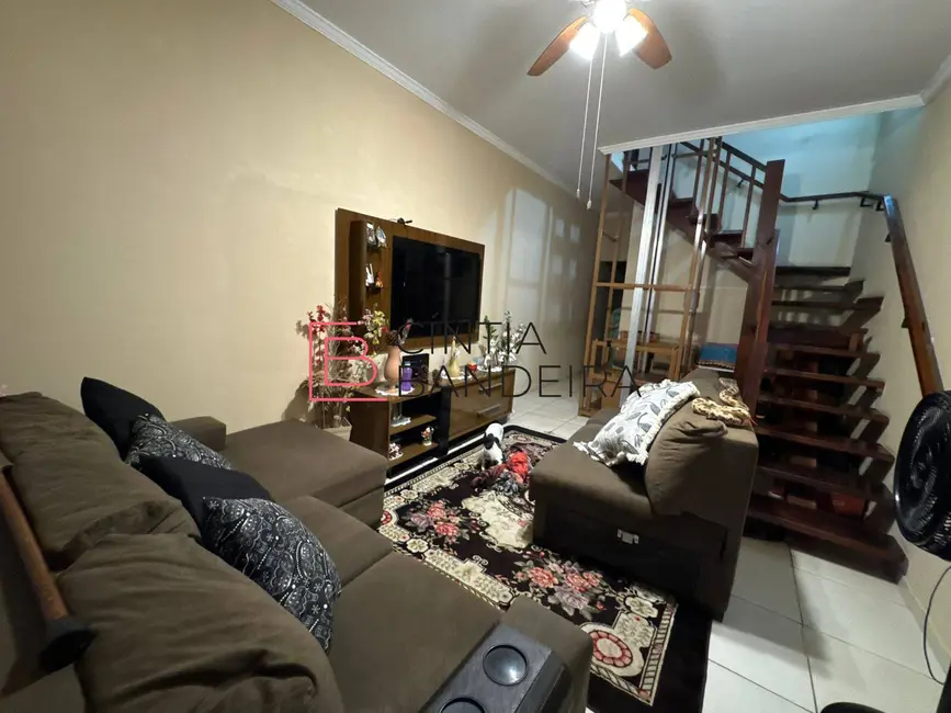 Foto 3 de Casa com 2 quartos à venda, 154m2 em Parque Urupês, Taubate - SP