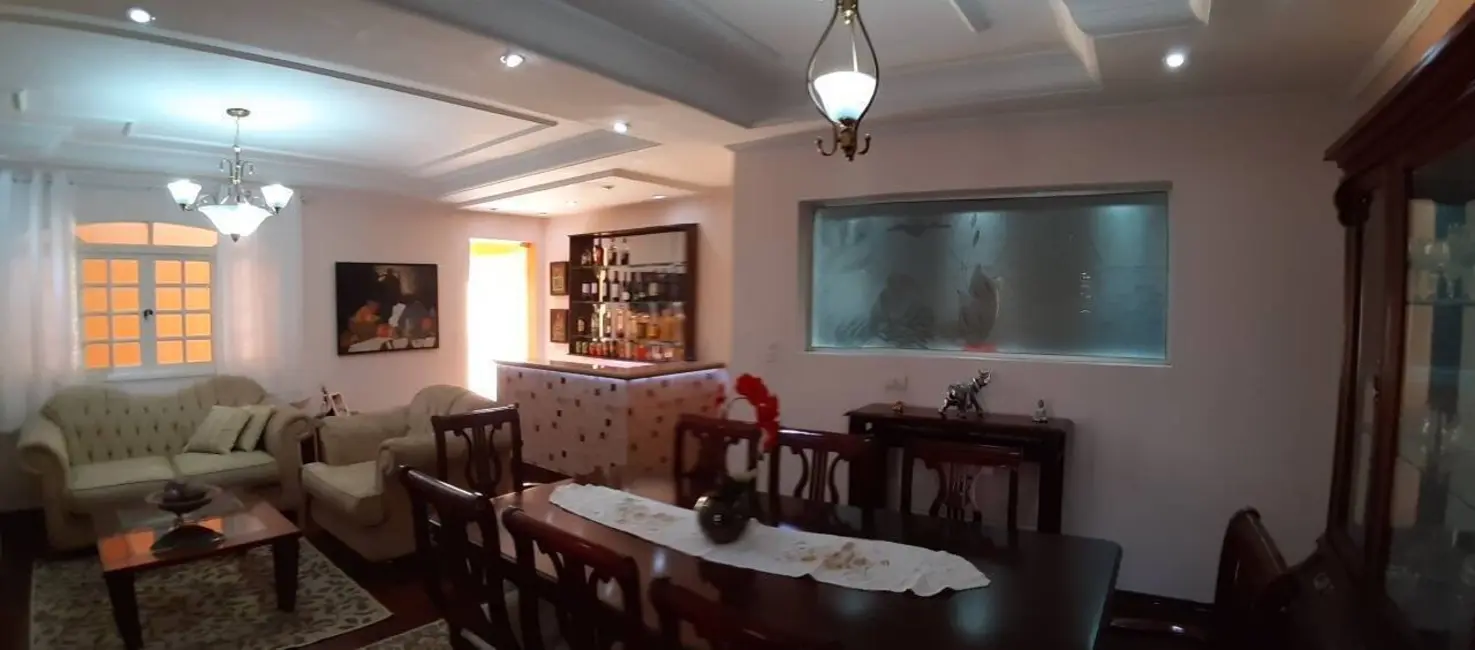 Casa com 5 quartos à venda, 232m2 em Santa Maria, Sao Caetano Do Sul - SP - imagem 4 Foto 4 de Casa com 5 quartos à venda, 232m2 em Santa Maria, Sao Caetano Do Sul - SP