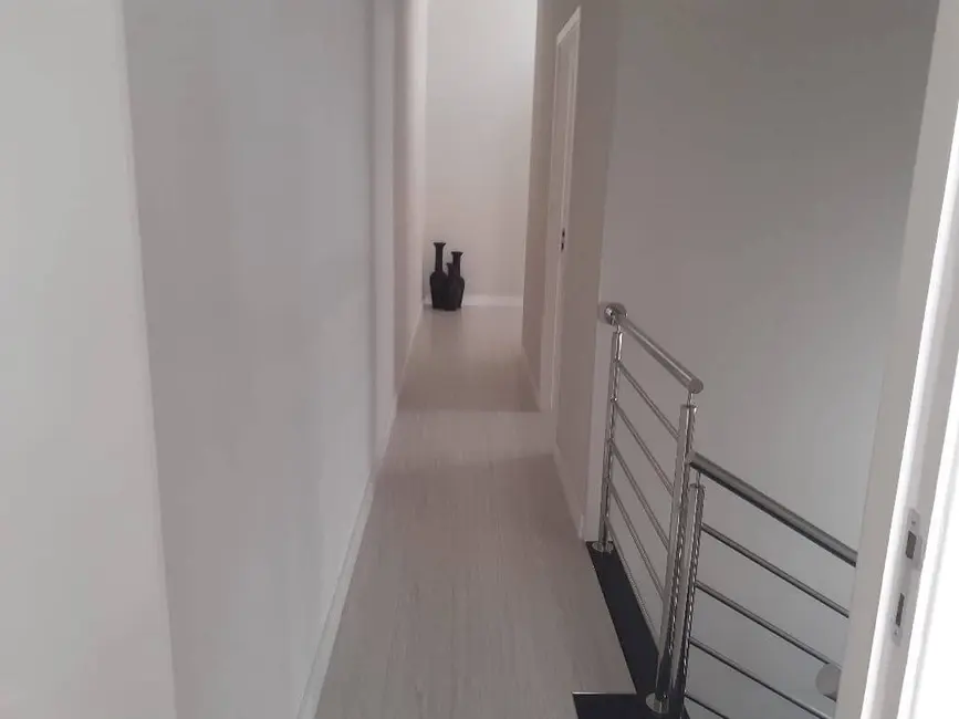 Sobrado com 3 quartos à venda, 300m2 em Olímpico, Sao Caetano Do Sul - SP - imagem 6 Foto 6 de Sobrado com 3 quartos à venda, 300m2 em Olímpico, Sao Caetano Do Sul - SP