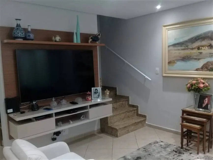 Sobrado com 3 quartos à venda, 110m2 em Santa Maria, Sao Caetano Do Sul - SP - imagem 1 Foto 1 de Sobrado com 3 quartos à venda, 110m2 em Santa Maria, Sao Caetano Do Sul - SP