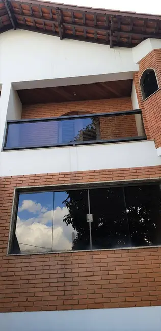 Sobrado com 3 quartos à venda, 250m2 em Olímpico, Sao Caetano Do Sul - SP - imagem 2 Foto 2 de Sobrado com 3 quartos à venda, 250m2 em Olímpico, Sao Caetano Do Sul - SP