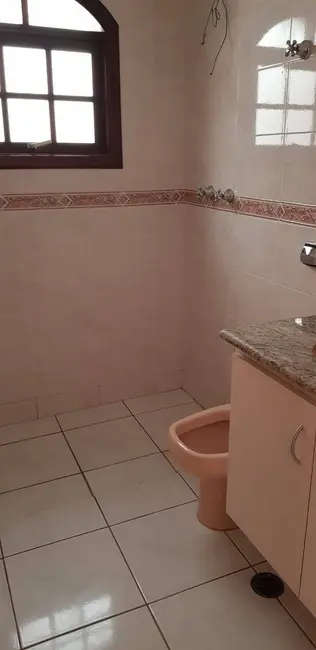 Sobrado com 3 quartos à venda, 250m2 em Olímpico, Sao Caetano Do Sul - SP - imagem 5 Foto 5 de Sobrado com 3 quartos à venda, 250m2 em Olímpico, Sao Caetano Do Sul - SP