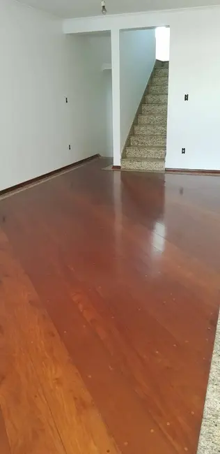 Sobrado com 3 quartos à venda, 250m2 em Olímpico, Sao Caetano Do Sul - SP - imagem 4 Foto 4 de Sobrado com 3 quartos à venda, 250m2 em Olímpico, Sao Caetano Do Sul - SP