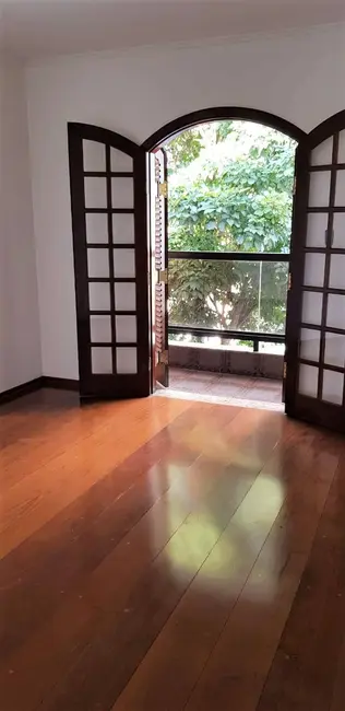 Sobrado com 3 quartos à venda, 250m2 em Olímpico, Sao Caetano Do Sul - SP - imagem 9 Foto 9 de Sobrado com 3 quartos à venda, 250m2 em Olímpico, Sao Caetano Do Sul - SP