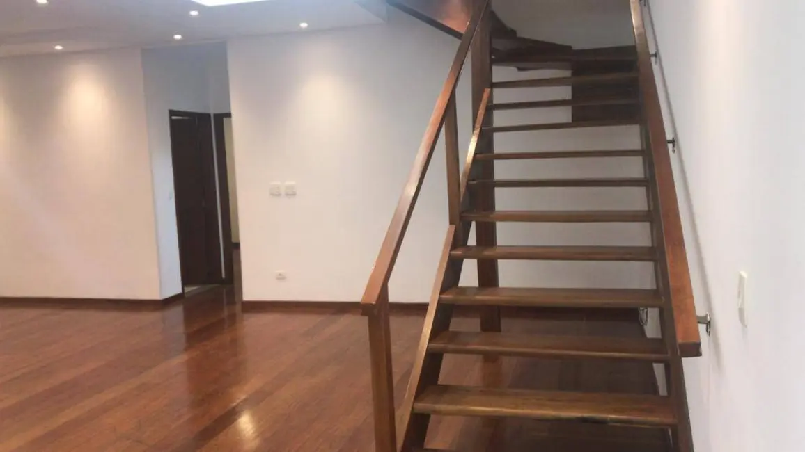 Sobrado com 4 quartos à venda, 480m2 em Cerâmica, Sao Caetano Do Sul - SP - imagem 3 Foto 3 de Sobrado com 4 quartos à venda, 480m2 em Cerâmica, Sao Caetano Do Sul - SP