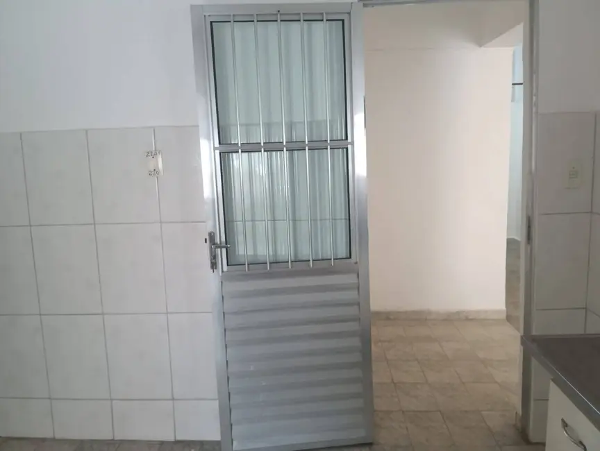 Casa com 1 quarto para alugar em Vila Palmares, Santo Andre - SP - imagem 3 Foto 3 de Casa com 1 quarto para alugar em Vila Palmares, Santo Andre - SP
