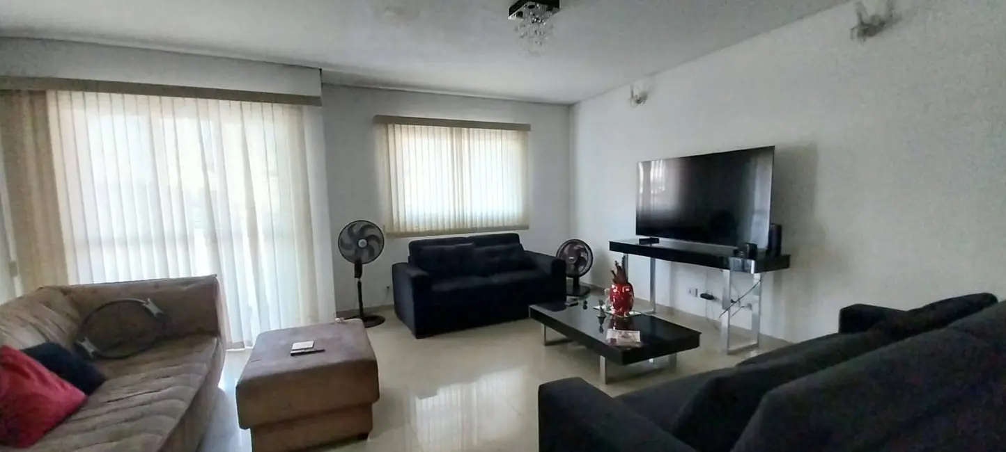 Foto 4 de Sobrado com 4 quartos para alugar, 280m2 em Barcelona, Sao Caetano Do Sul - SP