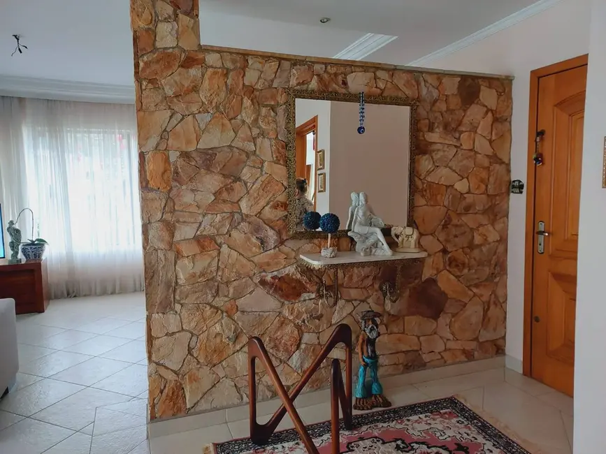 Casa com 4 quartos à venda, 201m2 em Jardim São Caetano, Sao Caetano Do Sul - SP - imagem 1 Foto 1 de Casa com 4 quartos à venda, 201m2 em Jardim São Caetano, Sao Caetano Do Sul - SP