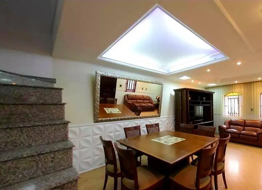Sobrado com 4 quartos à venda, 210m2 em Barcelona, Sao Caetano Do Sul - SP - imagem 1 Foto 1 de Sobrado com 4 quartos à venda, 210m2 em Barcelona, Sao Caetano Do Sul - SP