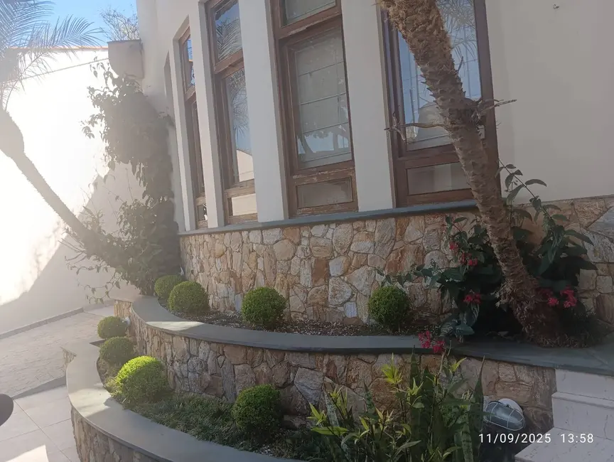 Sobrado com 4 quartos à venda e para alugar, 495m2 em Jardim, Santo Andre - SP - imagem 2 Foto 2 de Sobrado com 4 quartos à venda e para alugar, 495m2 em Jardim, Santo Andre - SP