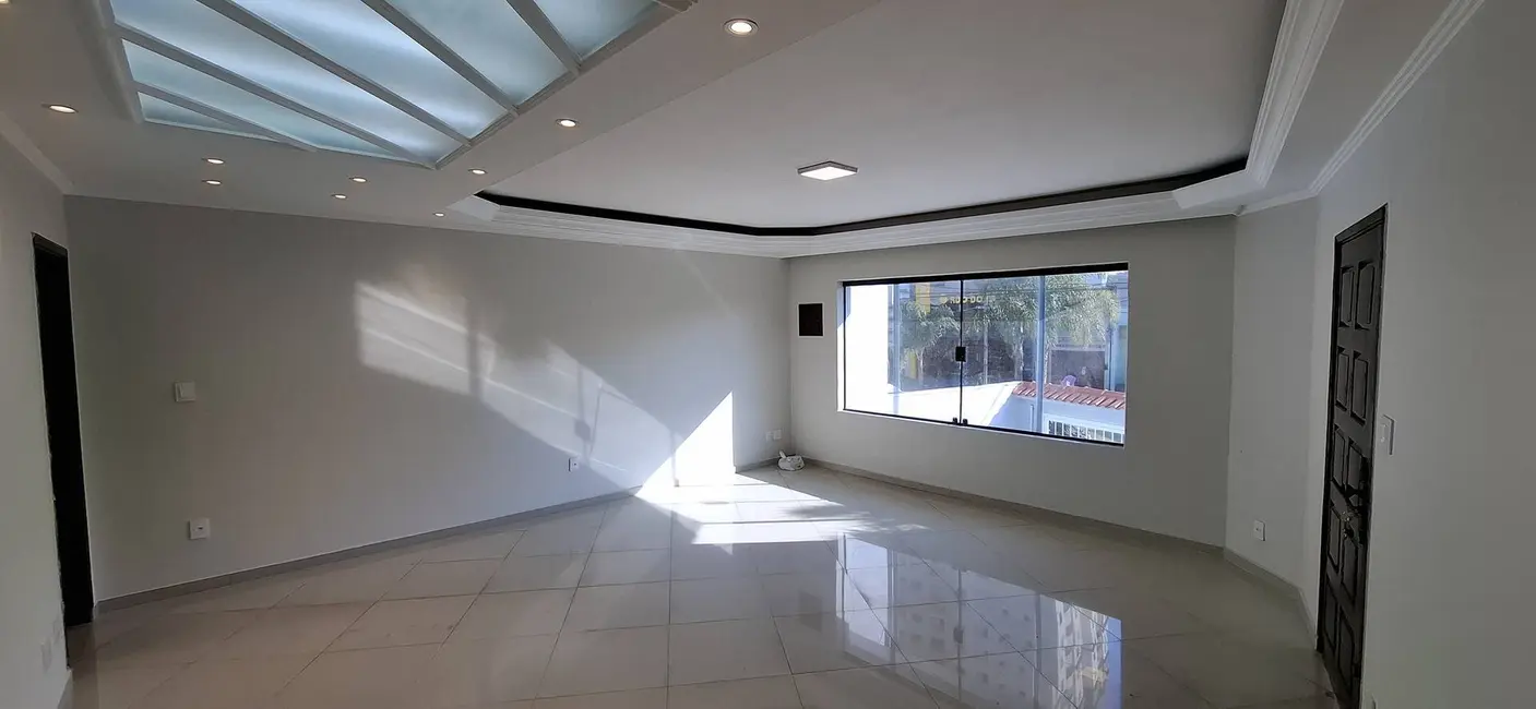 Sobrado com 4 quartos para alugar, 156m2 em Santa Maria, Sao Caetano Do Sul - SP - imagem 3 Foto 3 de Sobrado com 4 quartos para alugar, 156m2 em Santa Maria, Sao Caetano Do Sul - SP