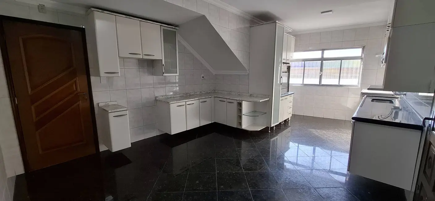 Sobrado com 4 quartos para alugar, 156m2 em Santa Maria, Sao Caetano Do Sul - SP - imagem 4 Foto 4 de Sobrado com 4 quartos para alugar, 156m2 em Santa Maria, Sao Caetano Do Sul - SP