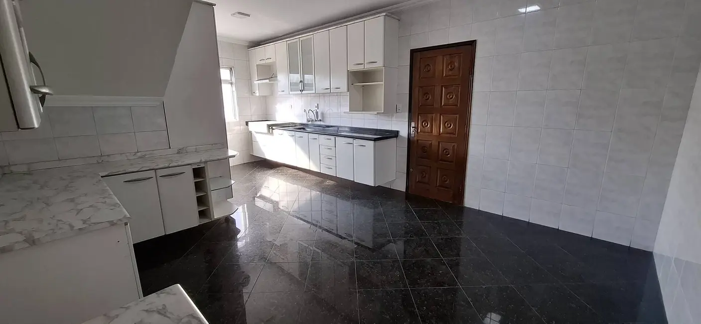 Sobrado com 4 quartos para alugar, 156m2 em Santa Maria, Sao Caetano Do Sul - SP - imagem 5 Foto 5 de Sobrado com 4 quartos para alugar, 156m2 em Santa Maria, Sao Caetano Do Sul - SP