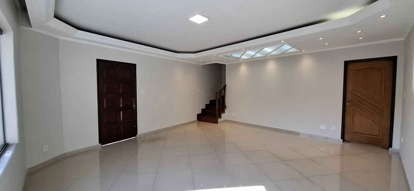 Sobrado com 4 quartos para alugar, 156m2 em Santa Maria, Sao Caetano Do Sul - SP - imagem 2 Foto 2 de Sobrado com 4 quartos para alugar, 156m2 em Santa Maria, Sao Caetano Do Sul - SP