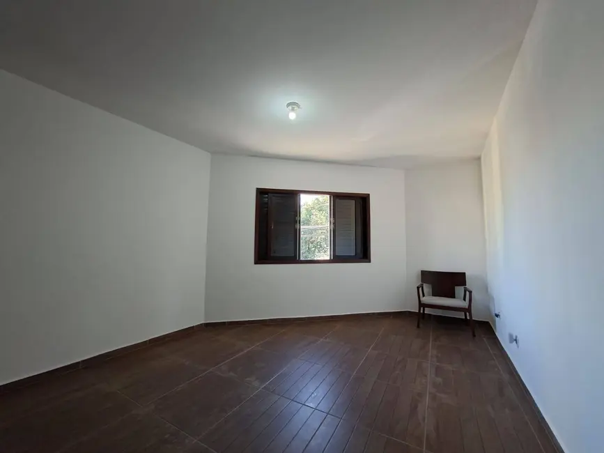 Casa com 3 quartos para alugar em Santa Maria, Sao Caetano Do Sul - SP - imagem 9 Foto 9 de Casa com 3 quartos para alugar em Santa Maria, Sao Caetano Do Sul - SP