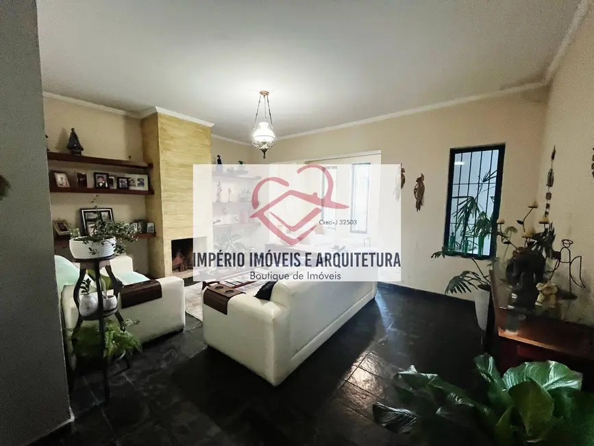 Casa com 3 quartos à venda em Jardim Primavera, Caraguatatuba - SP - imagem 4 Foto 4 de Casa com 3 quartos à venda em Jardim Primavera, Caraguatatuba - SP