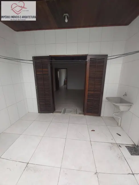 Casa com 1 quarto para alugar, 50m2 em Caraguatatuba - SP - imagem 3 Foto 3 de Casa com 1 quarto para alugar, 50m2 em Caraguatatuba - SP