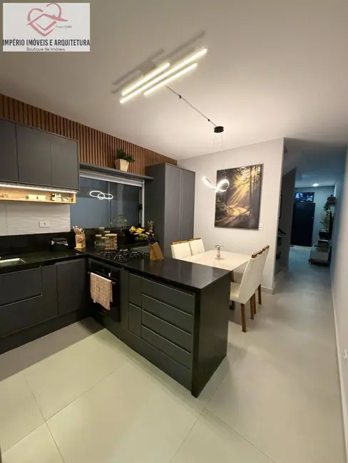 Casa com 3 quartos à venda e para alugar em Balneário dos Golfinhos, Caraguatatuba - SP - imagem 8 Foto 8 de Casa com 3 quartos à venda e para alugar em Balneário dos Golfinhos, Caraguatatuba - SP