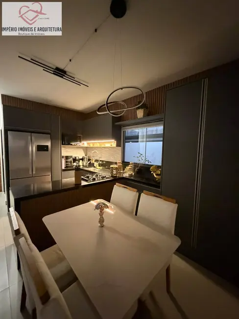 Casa com 3 quartos à venda e para alugar em Balneário dos Golfinhos, Caraguatatuba - SP - imagem 1 Foto 1 de Casa com 3 quartos à venda e para alugar em Balneário dos Golfinhos, Caraguatatuba - SP