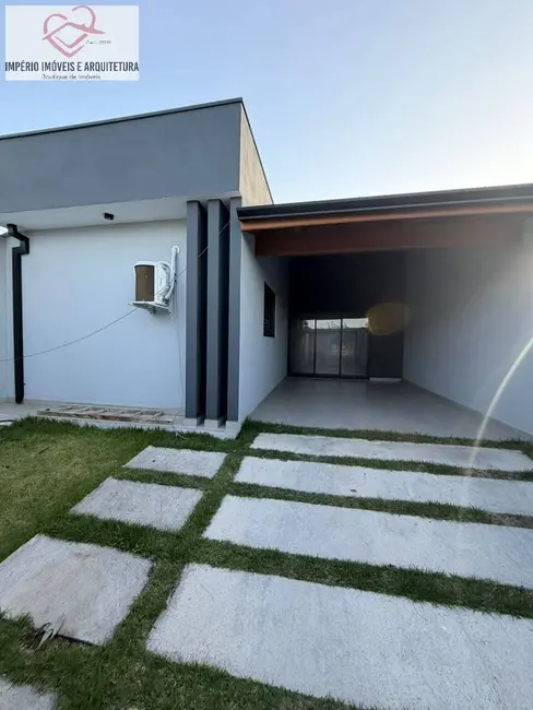 Foto 2 de Casa com 3 quartos para alugar em Caraguatatuba - SP