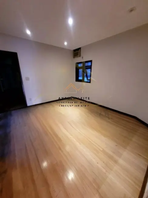 Foto 3 de Casa com 4 quartos para alugar, 280m2 em Vila Carvalho, Sorocaba - SP
