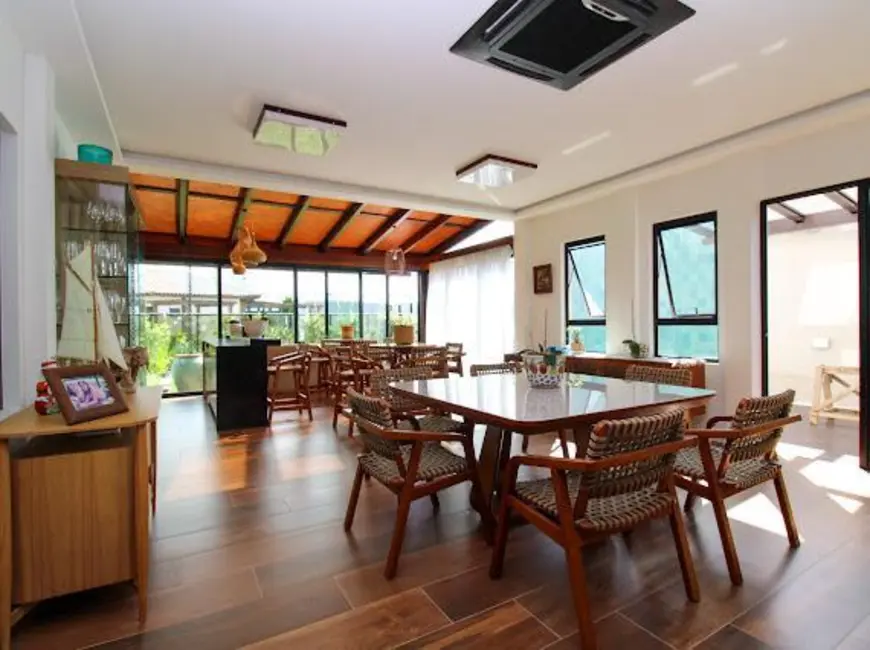 Foto 8 de Casa com 3 quartos à venda, 360m2 em Ressacada, Itajai - SC