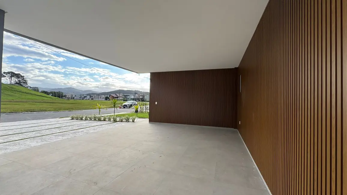 Foto 3 de Casa com 4 quartos à venda, 231m2 em Santa Regina, Camboriu - SC