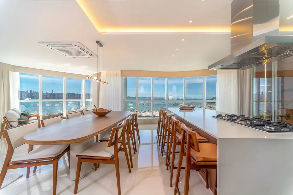 Apartamento com 4 quartos à venda, 237m2 em Centro, Balneario Camboriu - SC - imagem 8 Foto 8 de Apartamento com 4 quartos à venda, 237m2 em Centro, Balneario Camboriu - SC